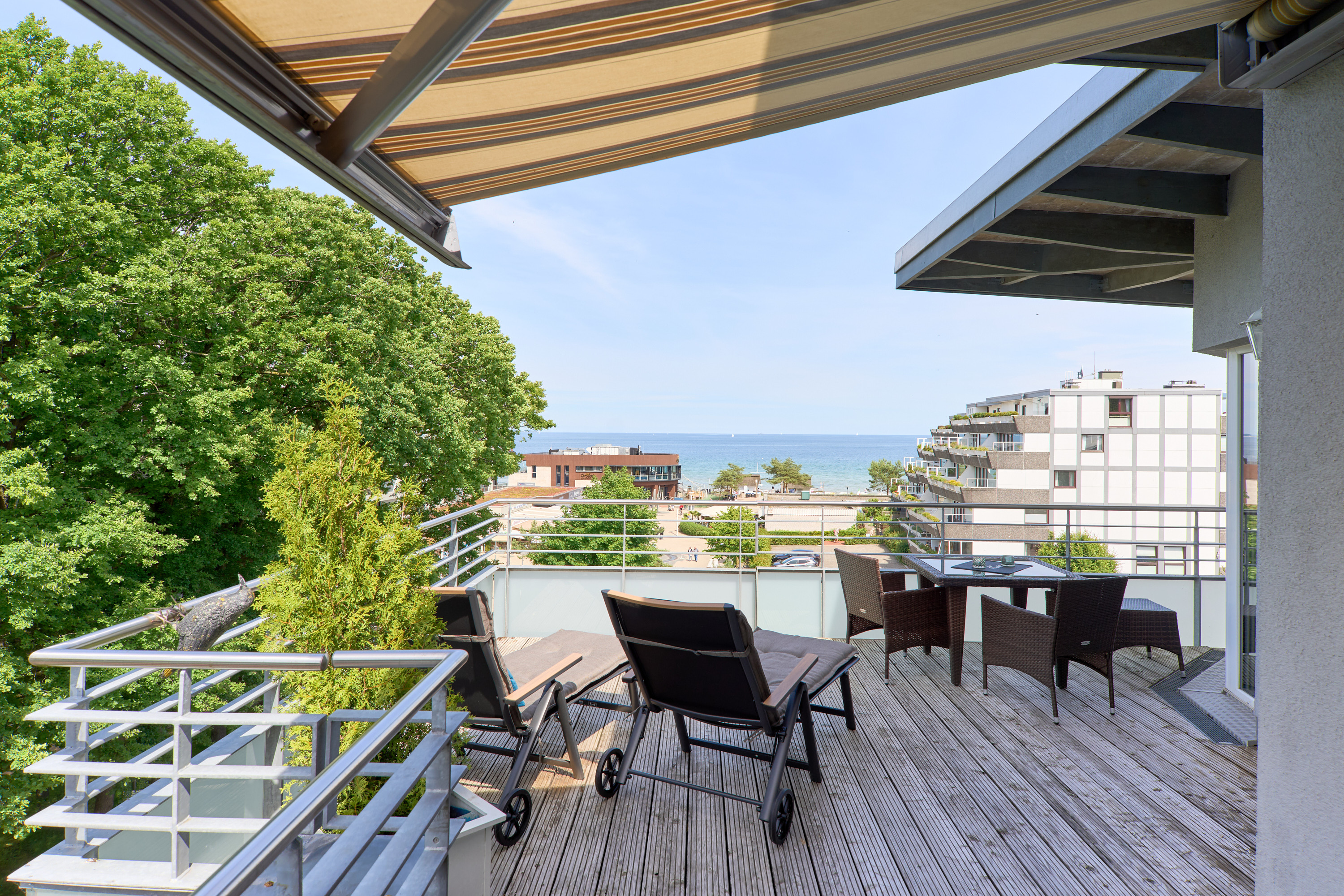 Penthouse Sundeck in Scharbeutz mit Meerblick, Dachterrasse und Balkon ...